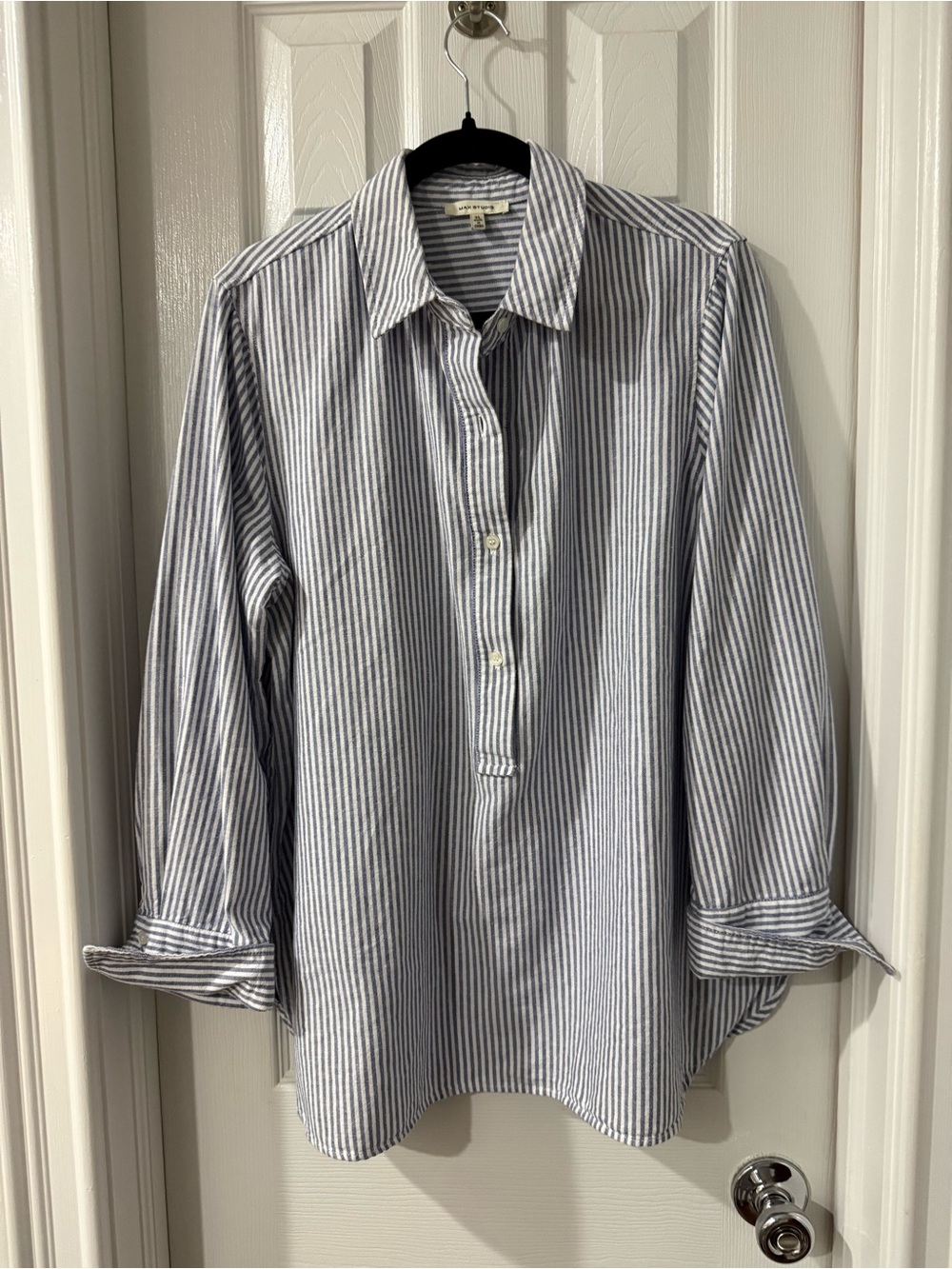 Max Studio Blue & White Striped Button-Front Shirt. XL.